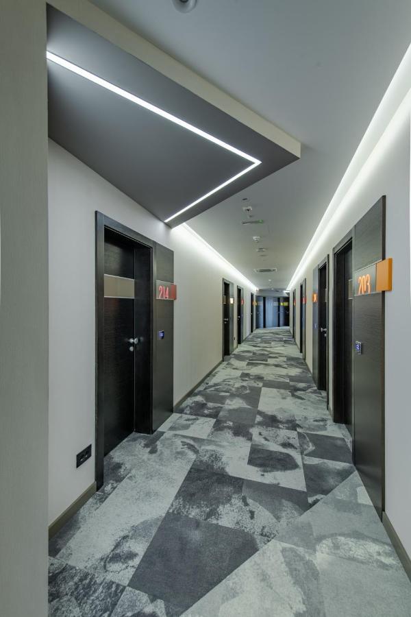 Hotel Ženeva Lux Kragujevac Exteriér fotografie