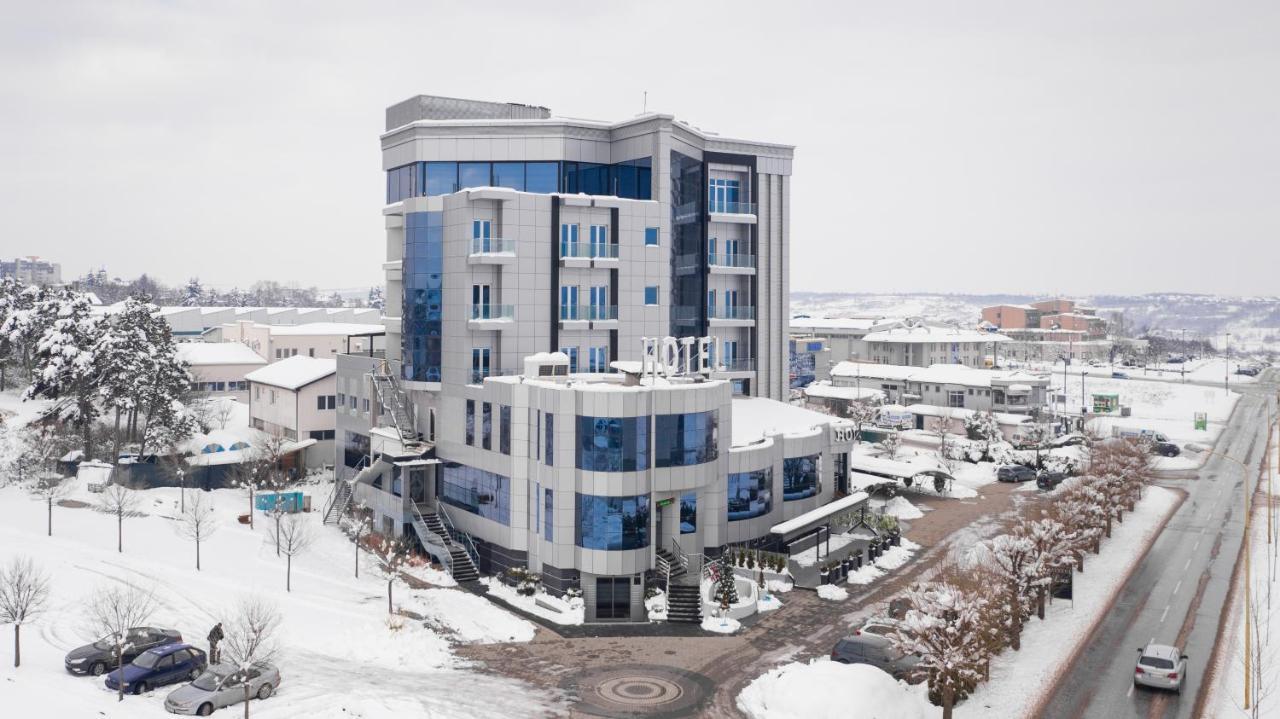 Hotel Ženeva Lux Kragujevac Exteriér fotografie