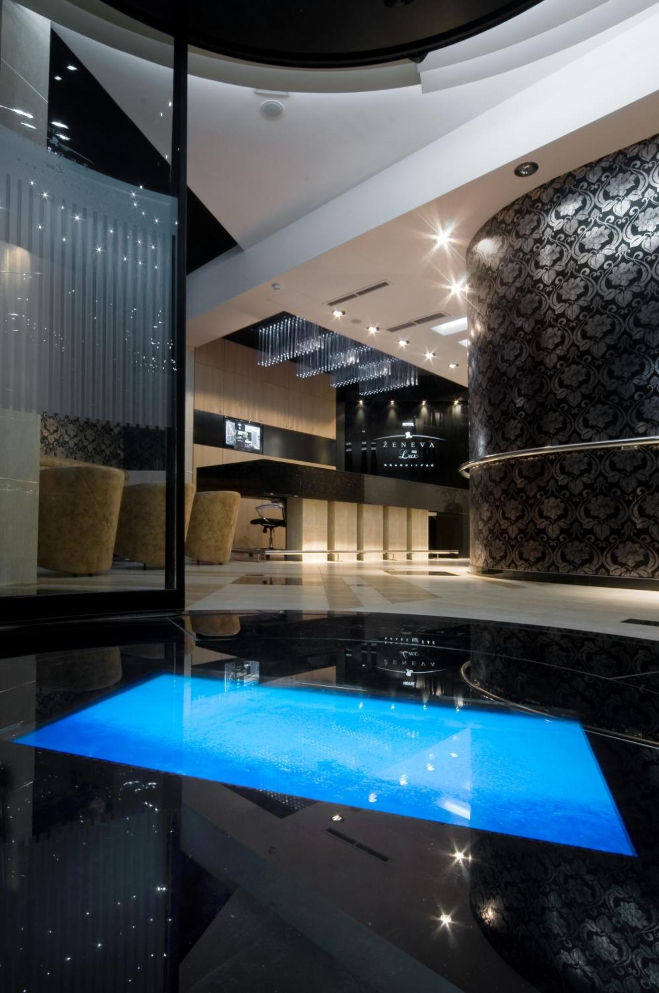 Hotel Ženeva Lux Kragujevac Exteriér fotografie