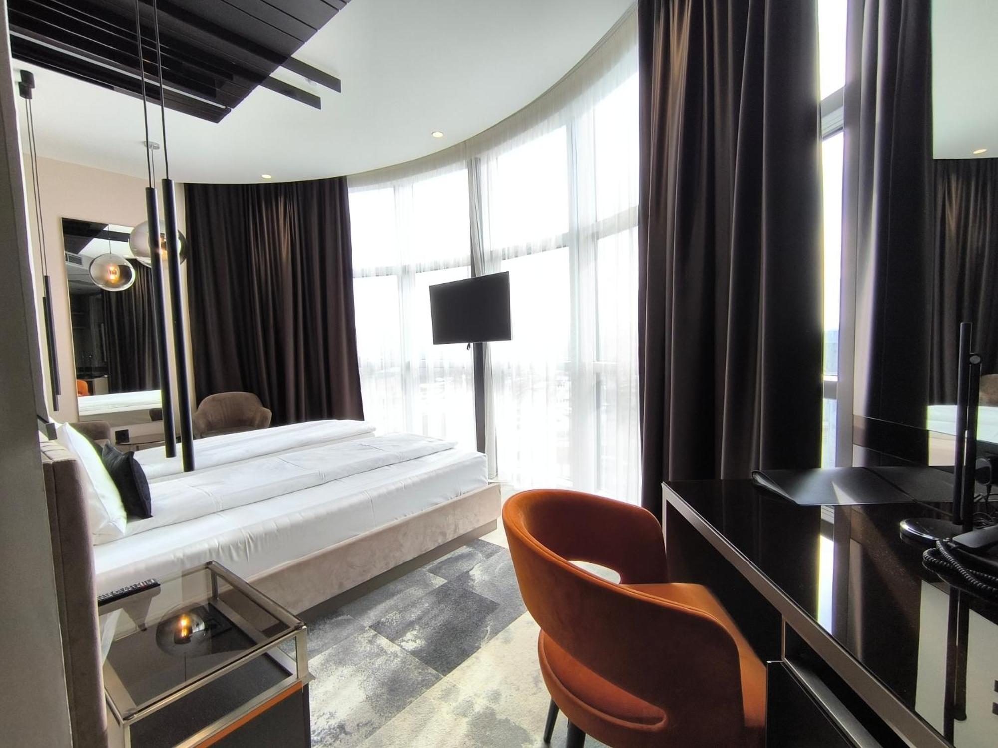 Hotel Ženeva Lux Kragujevac Exteriér fotografie