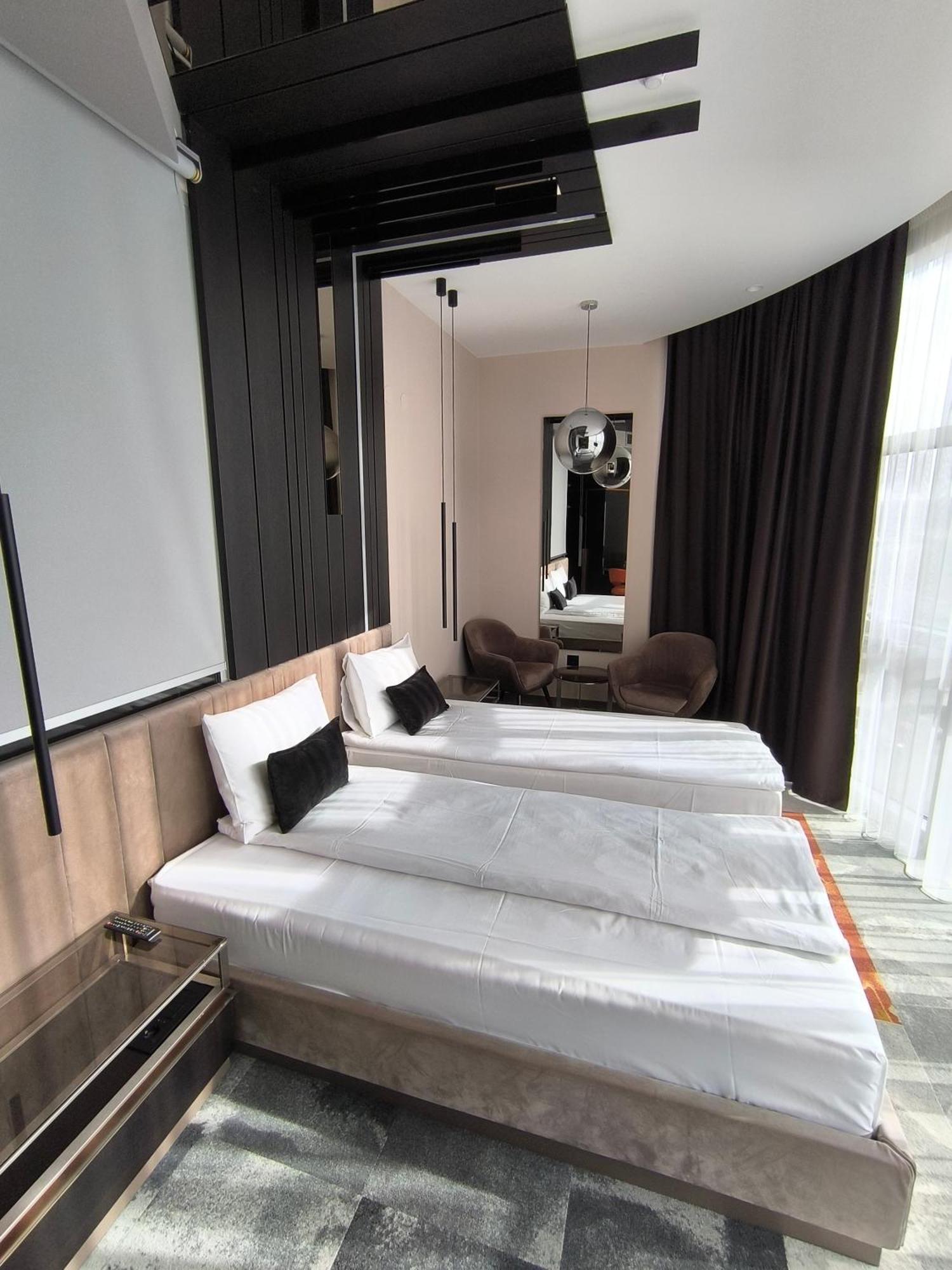 Hotel Ženeva Lux Kragujevac Exteriér fotografie
