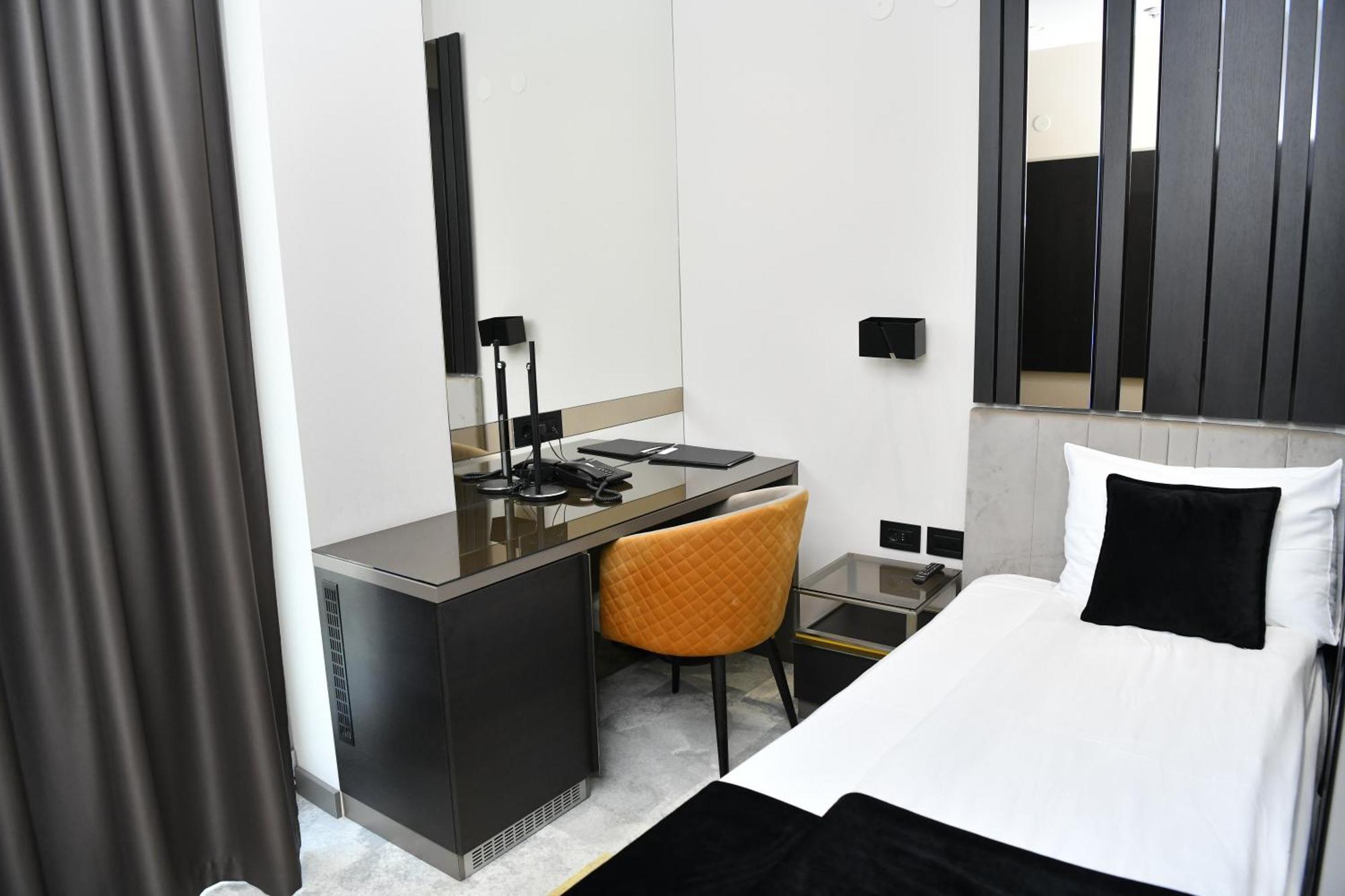 Hotel Ženeva Lux Kragujevac Exteriér fotografie